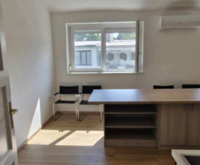 VERKAUF 1 und 1/2 Zimmer Wohnung, Holloháza, Ungarn 