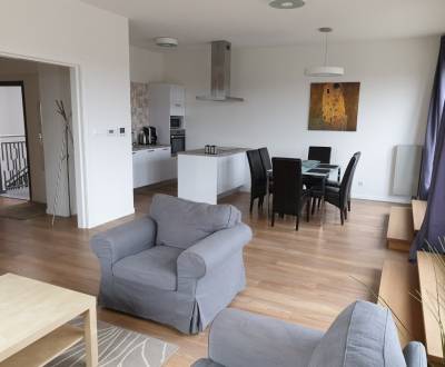 ZU VERMIETEN - 3-Zimmer-Wohnung im Stadtzentrum mit Terrasse - Nitra 