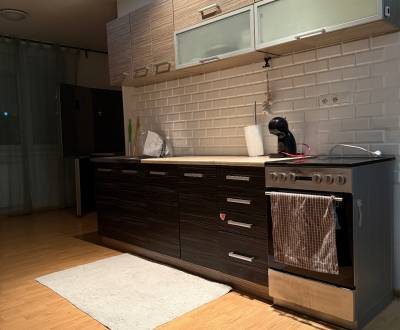 Mieten 3-Zimmer-Wohnung, 3-Zimmer-Wohnung, Kpt. Jána Nálepku, Levice, 