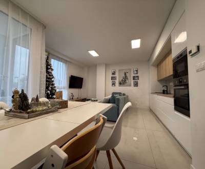 Kaufen 3-Zimmer-Wohnung, 3-Zimmer-Wohnung, Centrum, Považská Bystrica,