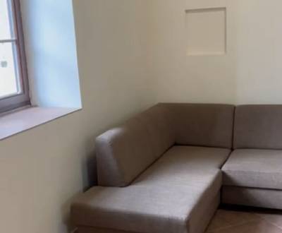 Mieten 1-Zimmer-Wohnung, 1-Zimmer-Wohnung, Okružná cesta, Komárno, Slo