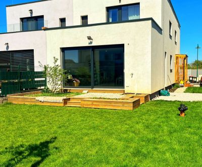 Moderne 6-Zimmer Doppelhaushälfte mit Garten und Terrasse, Gattendorf