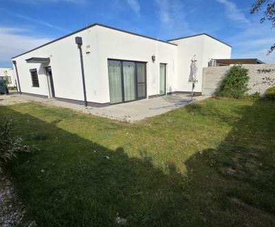 Mieten Einfamilienhaus, Einfamilienhaus, Jastrabia ulica, Senec, Slowa