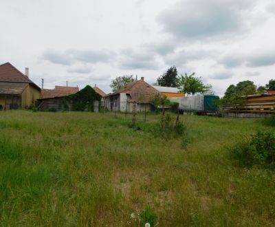Grundstück mit Potenzial in Dvory nad Žitavou zu verkaufen
