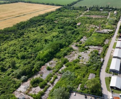 Grund mit Fläche 120.000 m2 und mehr -10 km vom Nitra, 20 km vom Šuran
