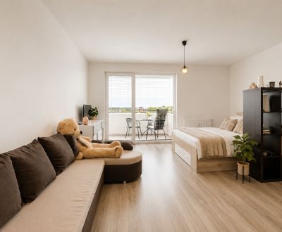 SENEC – Verkauf einer Wohnung in einem Neubau: Balkon, Parkplatz 