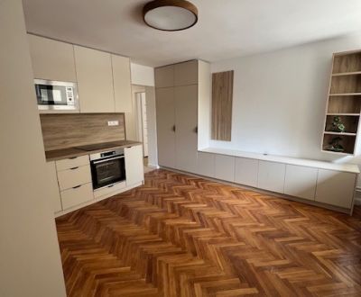 Kaufen 3-Zimmer-Wohnung, 3-Zimmer-Wohnung, Medená, Bratislava - Staré 