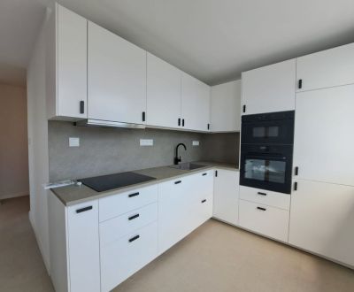 Mieten 3-Zimmer-Wohnung, 3-Zimmer-Wohnung, Joliota Curie, Poprad, Slow