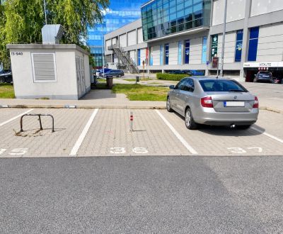 BA/NOVÉ MESTO-Vermietung eines Außenparkplatzes hinter der Rampe-POLUS