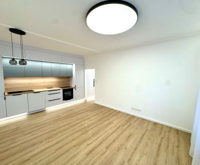 Kaufen 4-Zimmer-Wohnung, 4-Zimmer-Wohnung, Trebišovská, Bratislava - R