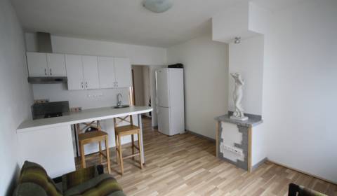 2-Zimmer-Wohnung, Bystrická, zu vermieten, Pezinok, Slowakei