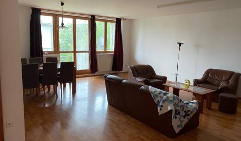 4 Zimmer Wohnung, Kysucká, zu vermieten, Bratislava - Staré Mesto, Slo