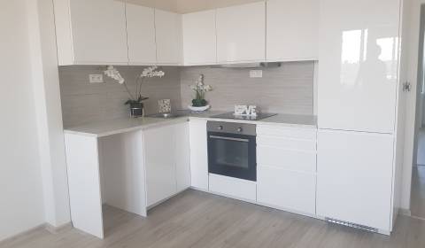 3 Zimmer Wohnung, Martinčekova, zu verkaufen, Bratislava - Ružinov, Sl