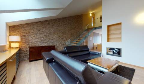 5+ Zimmer-Wohnung, Námestie sv. Františka, zu vermieten, Bratislava -