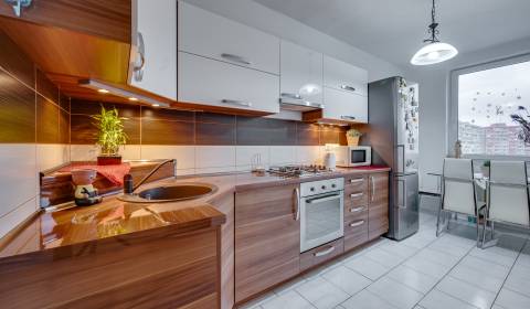 3-Zimmer-Wohnung, Šustekova, zu verkaufen, Bratislava - Petržalka, Slo