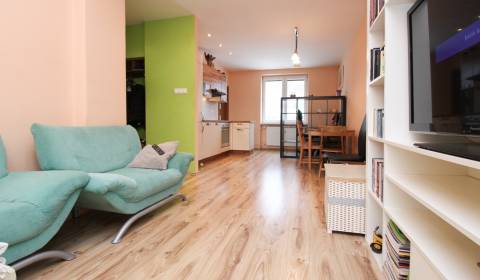 3-Zimmer-Wohnung, Trebišovská, zu vermieten, Bratislava - Ružinov, Slo