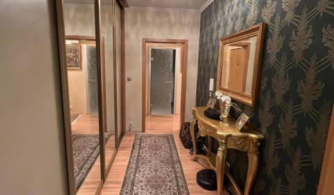 Kaufen 3-Zimmer-Wohnung, 3-Zimmer-Wohnung, Heyrovského, Bratislava - L