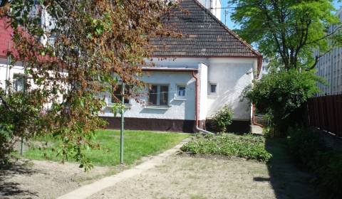 Einfamilienhaus, Bulharská, zu vermieten, Bratislava - Ružinov, Slowak