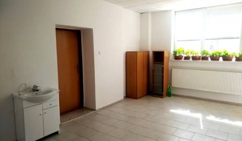 Geschäftsräumlichkeiten, Hospodárska, zu vermieten, Trnava, Slowakei