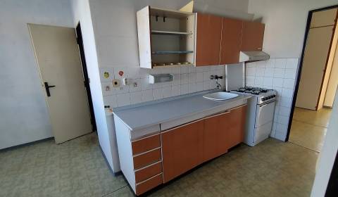 Kaufen 3-Zimmer-Wohnung, 3-Zimmer-Wohnung, SNP, Považská Bystrica, Slo