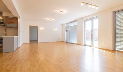 Mieten 5+ Zimmer-Wohnung, 5+ Zimmer-Wohnung, Fialkové údolie, Bratisla