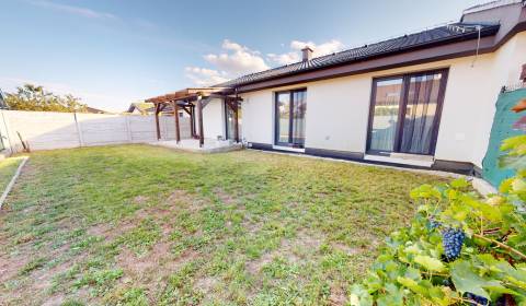 Einfamilienhaus, Pri jazere, zu verkaufen, Pezinok, Slowakei