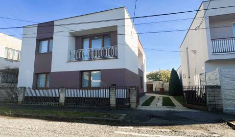 Kaufen Einfamilienhaus, Einfamilienhaus, Budovateľská, Trebišov, Slowa