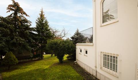 Einfamilienhaus zu mieten in Bratislava