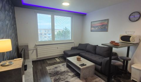 Mieten 2-Zimmer-Wohnung, 2-Zimmer-Wohnung, Školské námestie, Malacky, 
