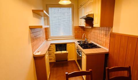 Mieten 3-Zimmer-Wohnung, 3-Zimmer-Wohnung, S. H. Vajanskeho, Nové Zámk