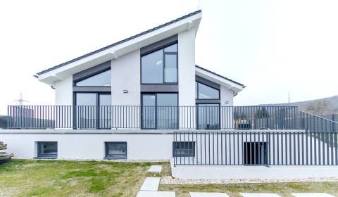 Mieten Einfamilienhaus, Einfamilienhaus, Na Ahoji, Bratislava - Nové M