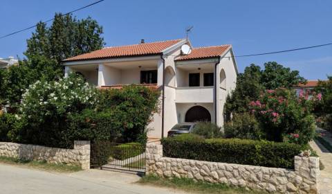KROATIEN - Familienhaus 80 m vom Meer entfernt - PRIVLAKA, Zadar