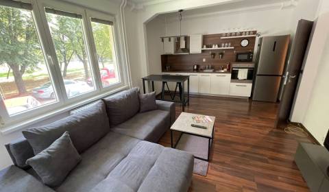 Predaj útulný 2 izbový byt po rekonštrukcii, Zálužická ulica, Ružinov.