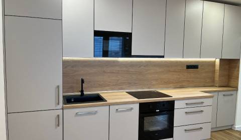 Mieten 1-Zimmer-Wohnung, 1-Zimmer-Wohnung, Čiernomorská, Košice - Nad 