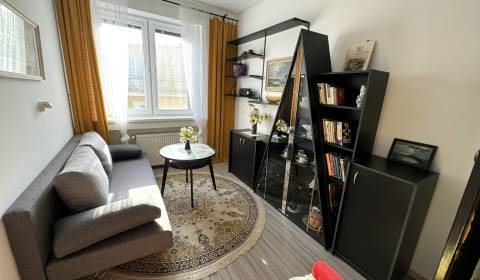 Mieten 3-Zimmer-Wohnung, 3-Zimmer-Wohnung, Flöglova, Bratislava - Star