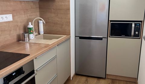 Mieten 2-Zimmer-Wohnung, 2-Zimmer-Wohnung, Banská Bystrica, Slowakei