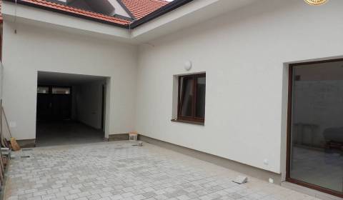 Mieten 4-Zimmer-Wohnung, 4-Zimmer-Wohnung, Jeruzalemská, Trnava, Slowa