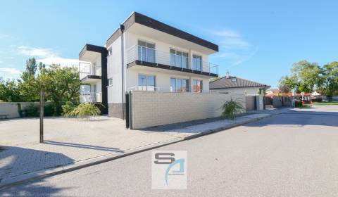 Mieten Einfamilienhaus, Einfamilienhaus, Hydinárska, Bratislava - Podu