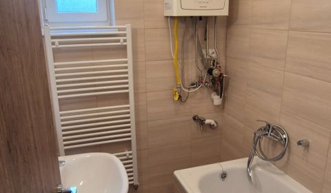 Mieten 2-Zimmer-Wohnung, 2-Zimmer-Wohnung, Nové Zámky, Slowakei