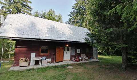 Gemütliche renovierte Hütte in Vrútky mit großem Grundstück
