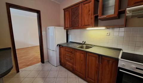 Kaufen 3-Zimmer-Wohnung, 3-Zimmer-Wohnung, Štefana Moyzesa, Ružomberok