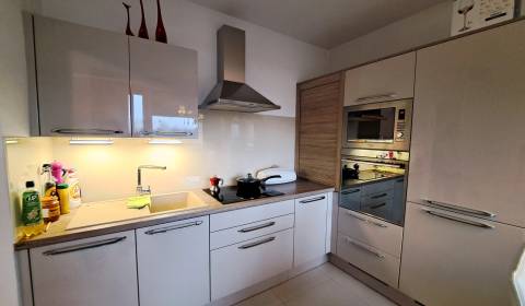 Kaufen 3-Zimmer-Wohnung, 3-Zimmer-Wohnung, Wilsonovo nábrežie, Nitra, 