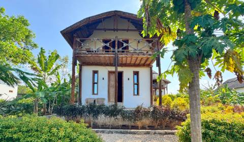 EINGESCHOSSIGE VILLA MIT MEERBLICK