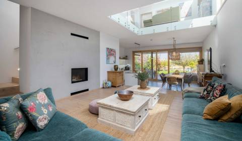 Moderne Villa am See in Kittsee – Privatsphäre, Stil und Noblesse