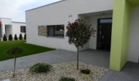 Kaufen Einfamilienhaus, Einfamilienhaus, neuvedené, Dunajská Streda, S
