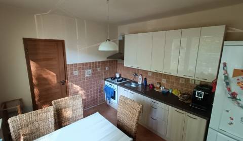 Kaufen 3-Zimmer-Wohnung, 3-Zimmer-Wohnung, Gogoľova, Topoľčany, Slowak