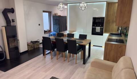 Modernes Einfamilienhaus mit Smart-Technologien in Plavnica
