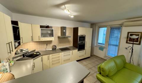Kaufen 2-Zimmer-Wohnung, 2-Zimmer-Wohnung, Na križovatkách, Bratislava