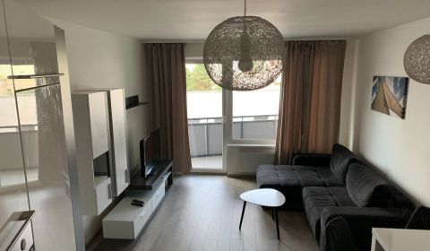 Mieten 2-Zimmer-Wohnung, 2-Zimmer-Wohnung, Strojárenská, Košice - Star