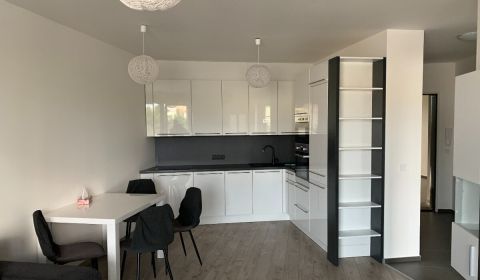 Mieten 2-Zimmer-Wohnung, 2-Zimmer-Wohnung, Strojárenská, Košice - Star